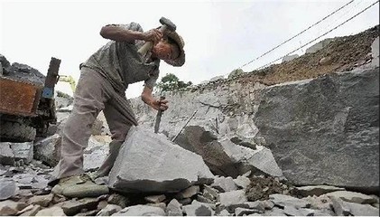 石材礦山上的采石人.